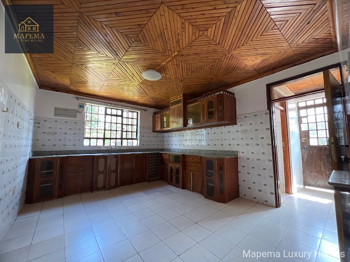 5 bedroom house for rent in Karen hardy