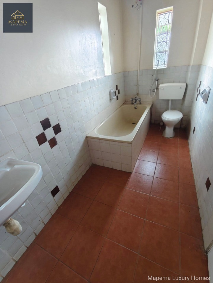 7 bedroom house for rent in Karen Brooks near shopping centre