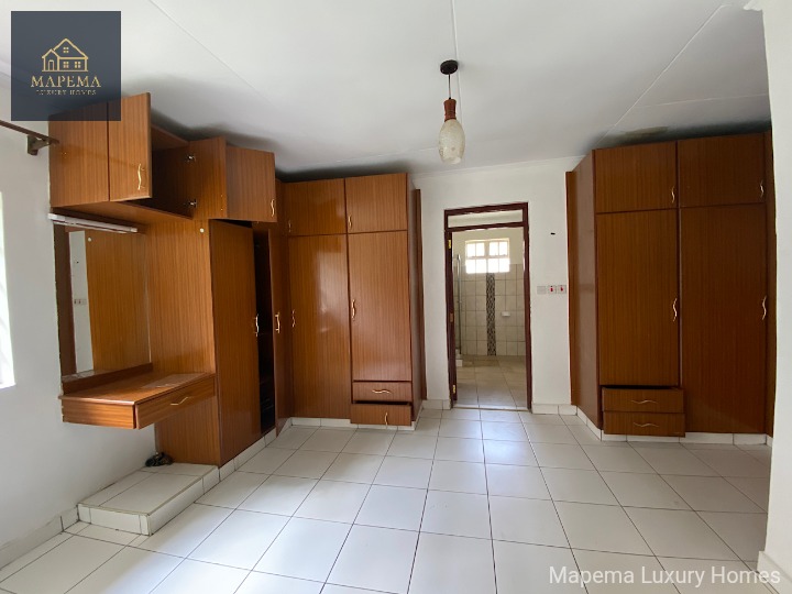 5 bedroom house for rent in Karen Banda lane