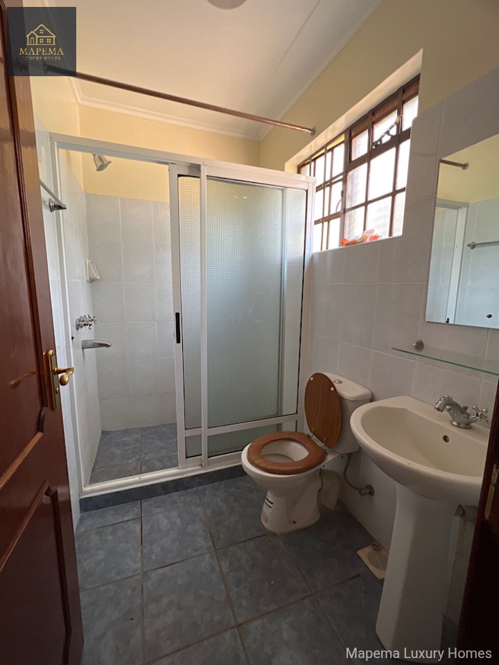 5 bedroom house for rent in Karen st Hellen road