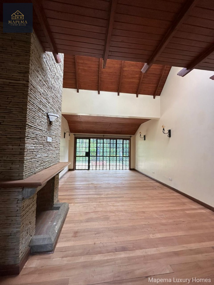 6 bedroom house for rent in Karen tree lane