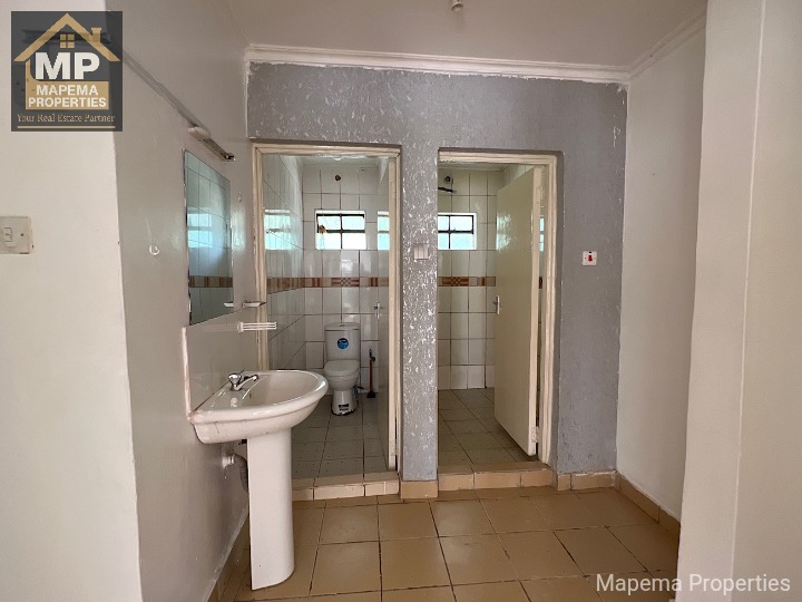 3 bedroom house for rent in Karen muiri road