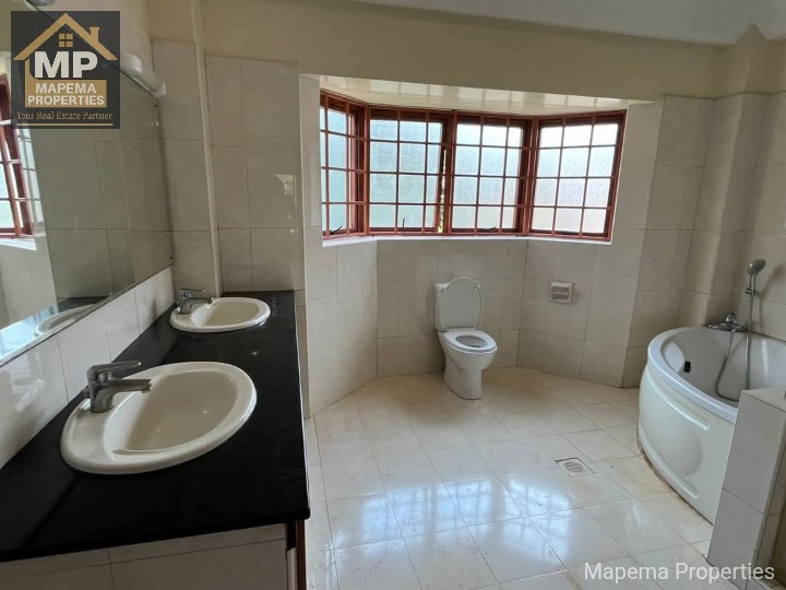 UN/EU-Approved 5 Bedroom House for Rent in Runda, Nairobi