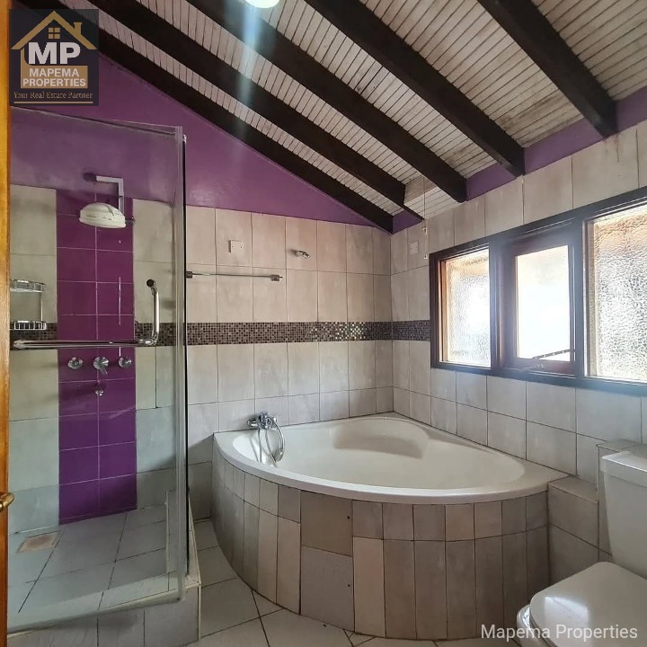 Spacious 4-Bedroom Townhouse + DSQ & Study for Let / Sale | Kilimani Rent: KES 200,000 per month Sale Price: KES 45,000,000