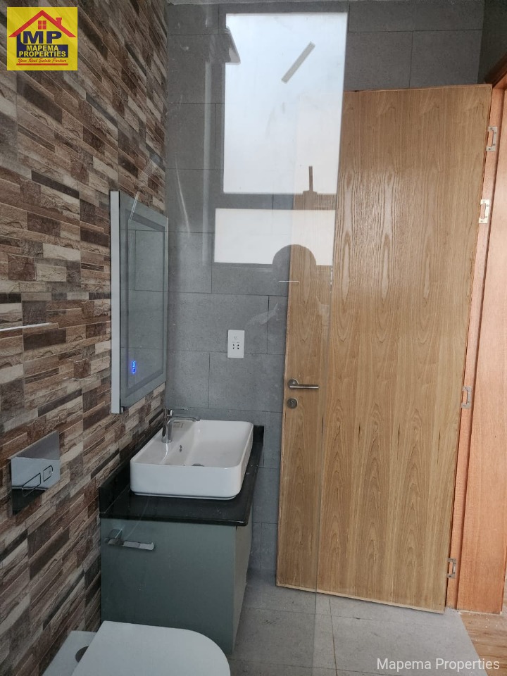 3-Bedroom All En-Suite Bungalow + DSQ To Let – Karen Hardy