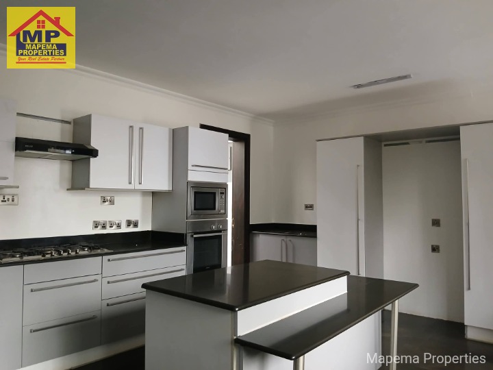 Prestigious 6-Bedroom Luxury Residence To Let – Runda