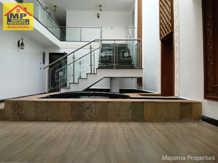 Prestigious 6-Bedroom Luxury Residence To Let – Runda