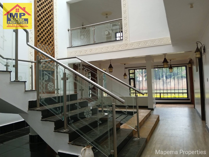 Prestigious 6-Bedroom Luxury Residence To Let – Runda