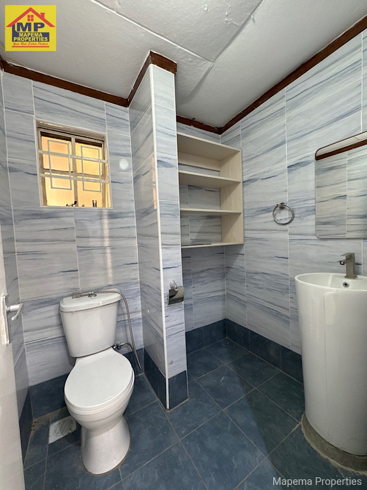 Spacious 3-Bedroom Home on 1 Acre with Private Gardens & DSQ ā Karen Bomas