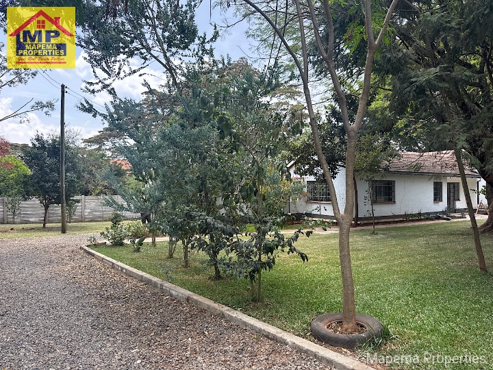 Spacious 3-Bedroom Home on 1 Acre with Private Gardens & DSQ ā Karen Bomas