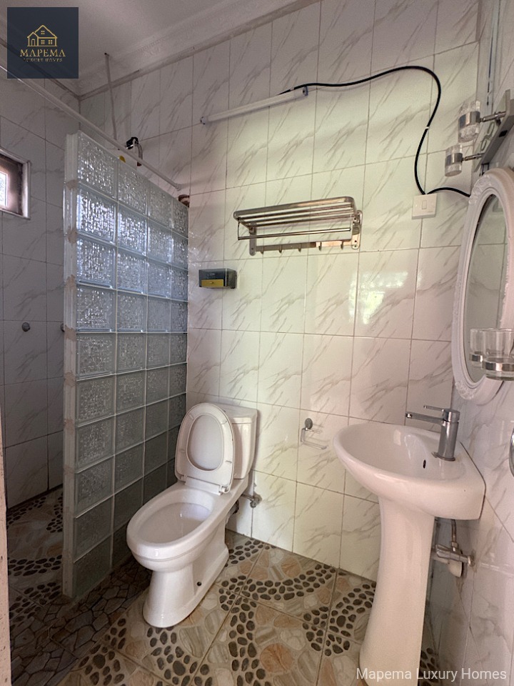 SPACIOUS 3 BEDROOM HOUSE WITH PRIVATE COMPOUND FOR RENT IN KAREN