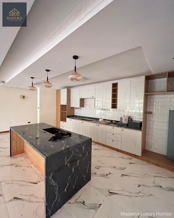 11-Bedroom Ultra-Luxury Residence π‘ 11-Bedroom Ultra-Luxury Residence for Sale β Karen Bogani