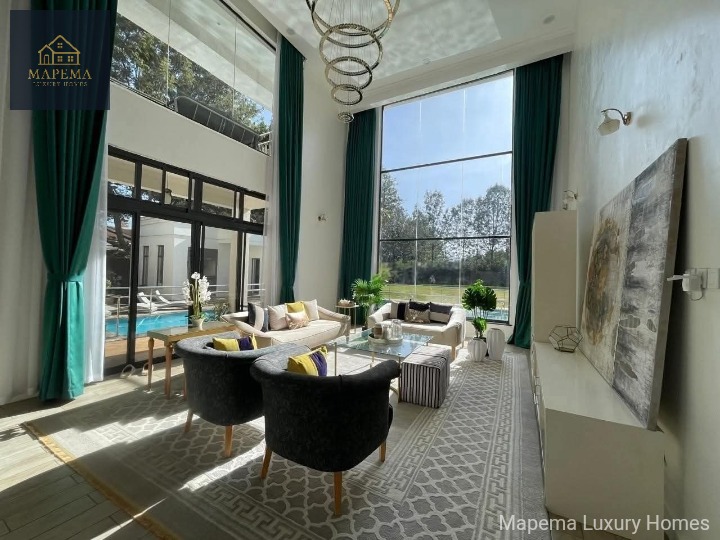 KAREN | ULTRA-LUXURY LIVING ON 1 ACRE