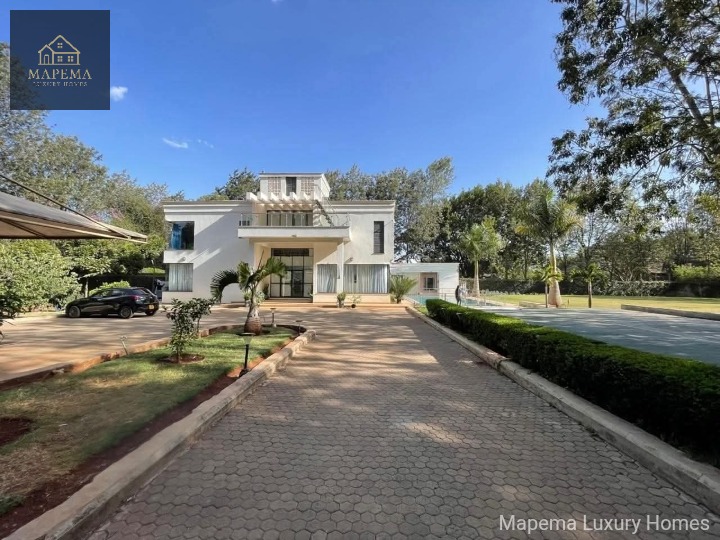 KAREN | ULTRA-LUXURY LIVING ON 1 ACRE