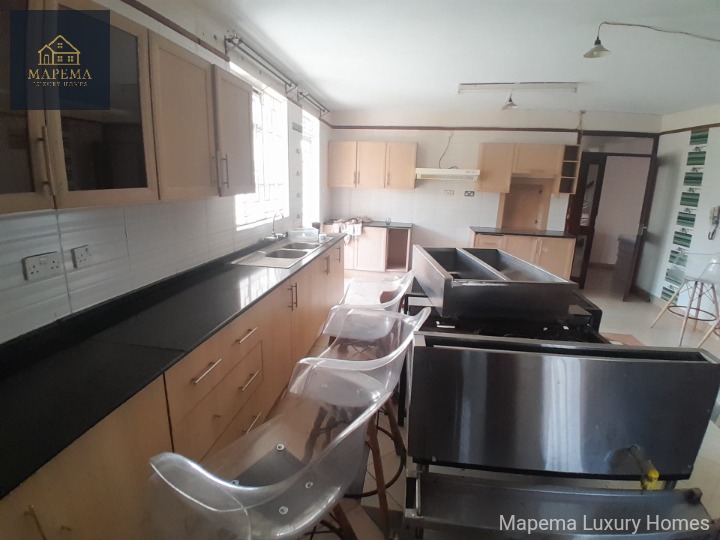 Spacious 5-Bedroom Maisonette with DSQ on Half-Acre Compound β Karen Bogani Road