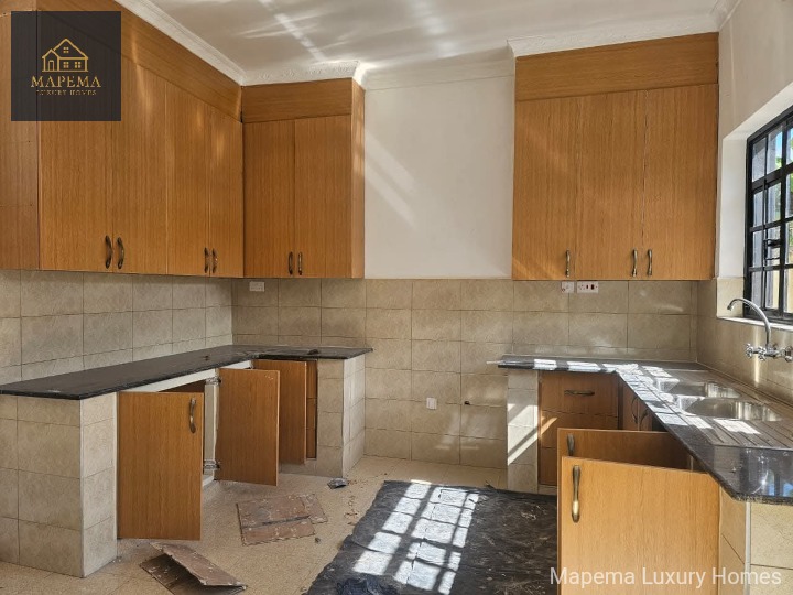 3-Bedroom All En-Suite Cottage for Rent – Karen