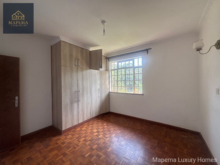 KAREN HARDY β LUXURIOUS 5 BEDROOM ALL ENSUITE FAMILY HOME