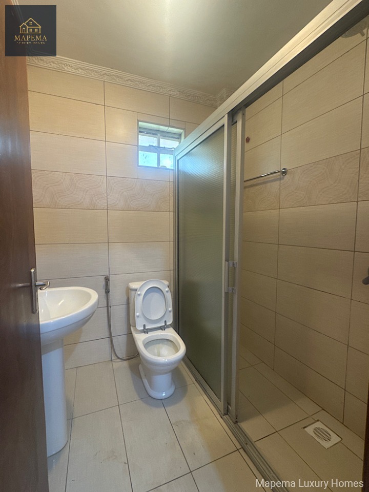 KAREN HARDY β LUXURIOUS 5 BEDROOM ALL ENSUITE FAMILY HOME