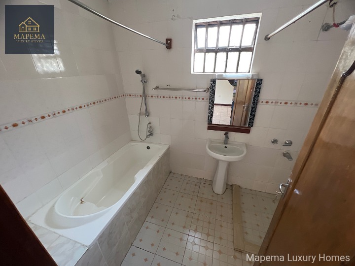 HARDY, KAREN β Spacious 5 Bedroom Family Home To Let