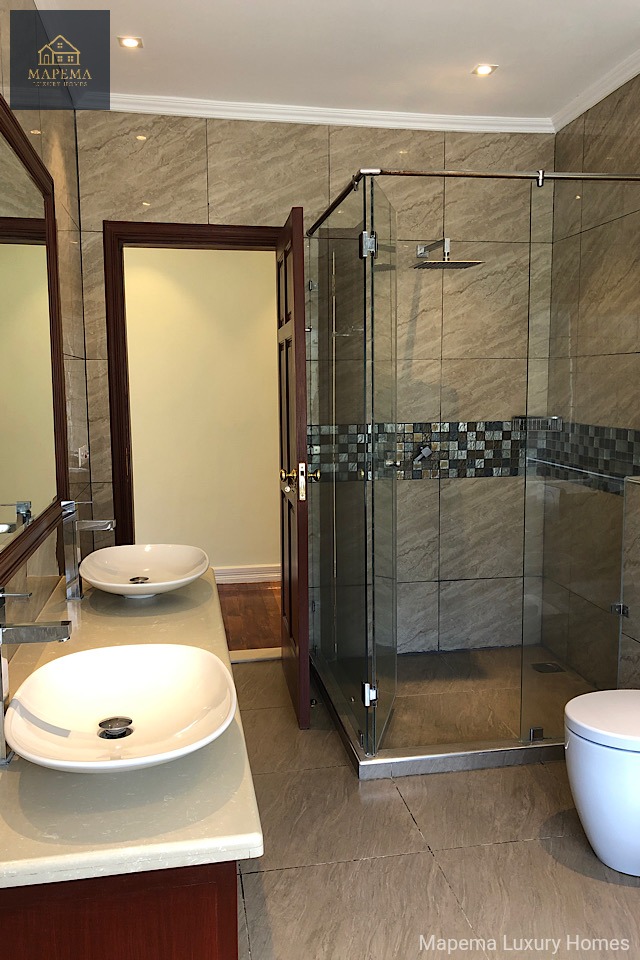 KAREN HARDY, NAIROBI, KENYA β Posh 5 Bedroom House For Rent