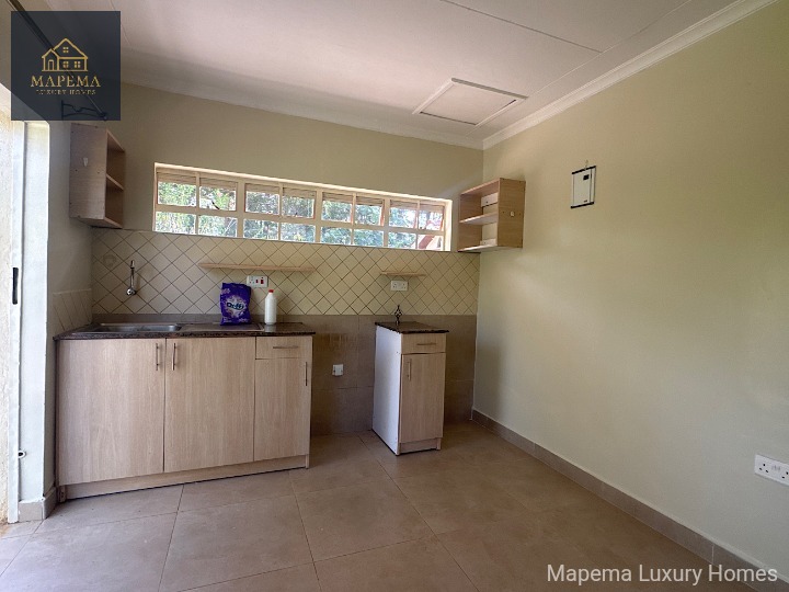KAREN BOMAS OF KENYA, FOREST EDGE ROAD, NAIROBI, KENYA – Modern 1 Bedroom Cottage For Rent