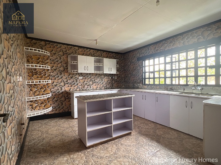 MAPEMA LUXURY HOMES β 4 BEDROOM WOODEN HOUSE FOR RENT IN KAREN, MAGADI ROAD, NAIROBI, KENYA