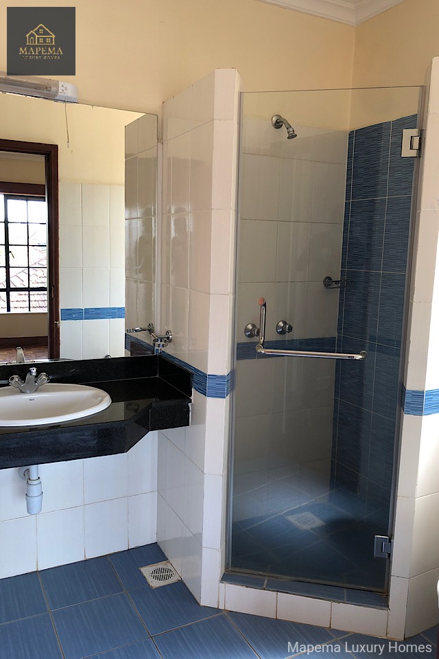 MAPEMA LUXURY HOMES β CHARMING 4 BEDROOM HOUSE WITH SWIMMING POOL FOR RENT ON SILANGA ROAD, KAREN, NAIROBI, KENYA