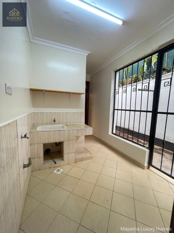 Executive 3 Bedroom House with DSQ for Rent β Miotoni Road, Karen