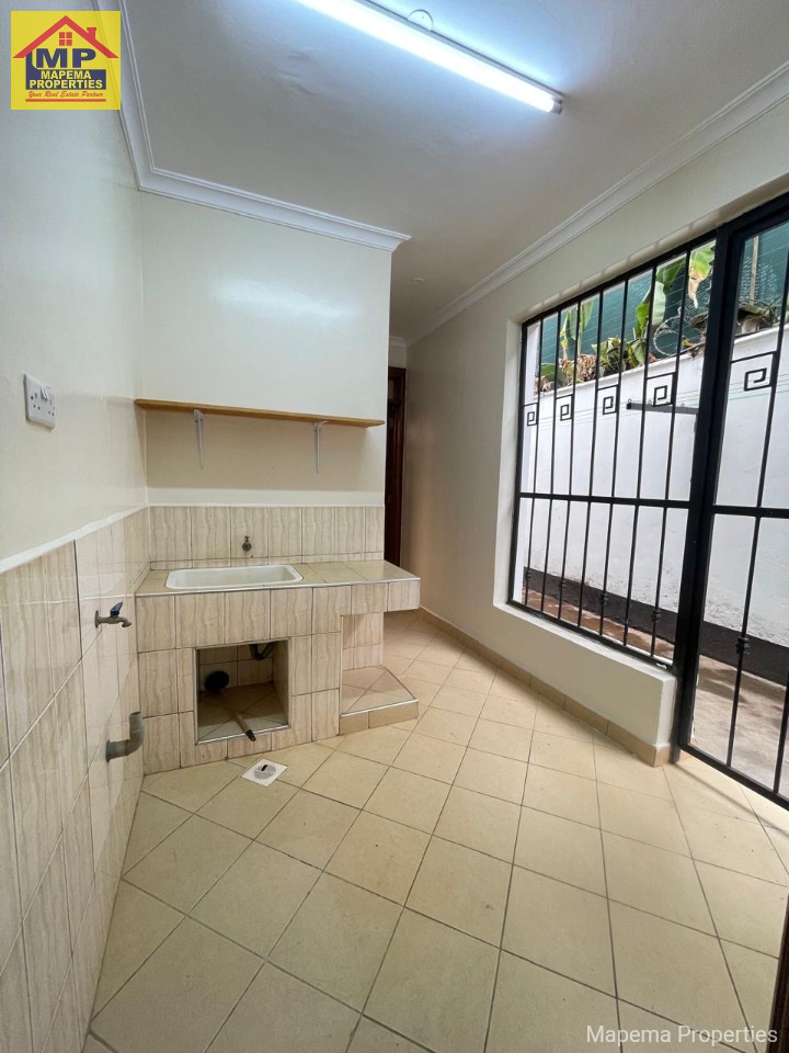Executive 3 Bedroom House with DSQ for Rent ā Miotoni Road, Karen