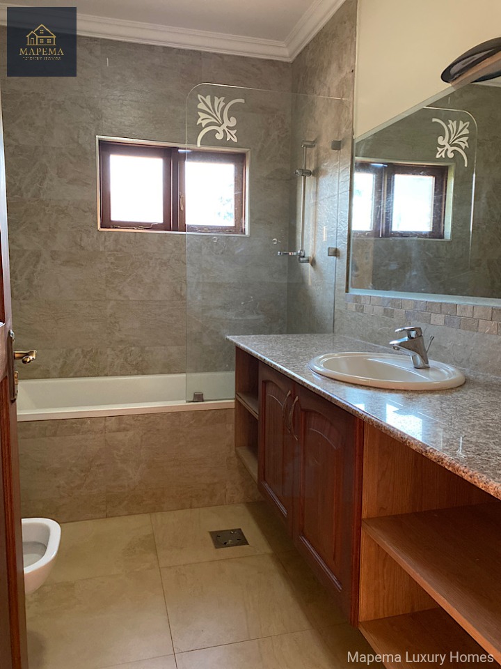 Magnificent 5-Bedroom House for Rent in Windy Ridge, Karen