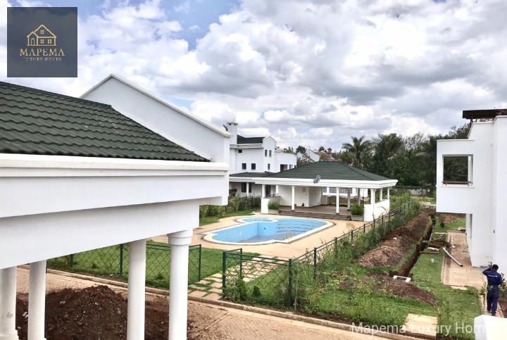 6 Bedroom Luxury Townhouse for Rent in Karen – Ndege Road