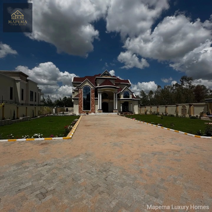 House for sale at Mokoyeti road, Karen, Nairobi, Kenya
