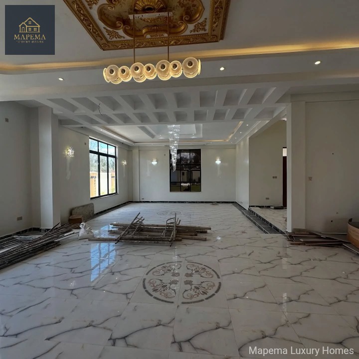 π‘ Elegant 7-Bedroom Villa for Sale in Karen β Mokoyeti West
