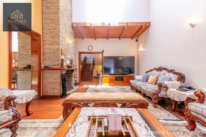 🏡 Elegant 6-Bedroom All En-Suite Townhouse for Sale in Tree Lane, Karen