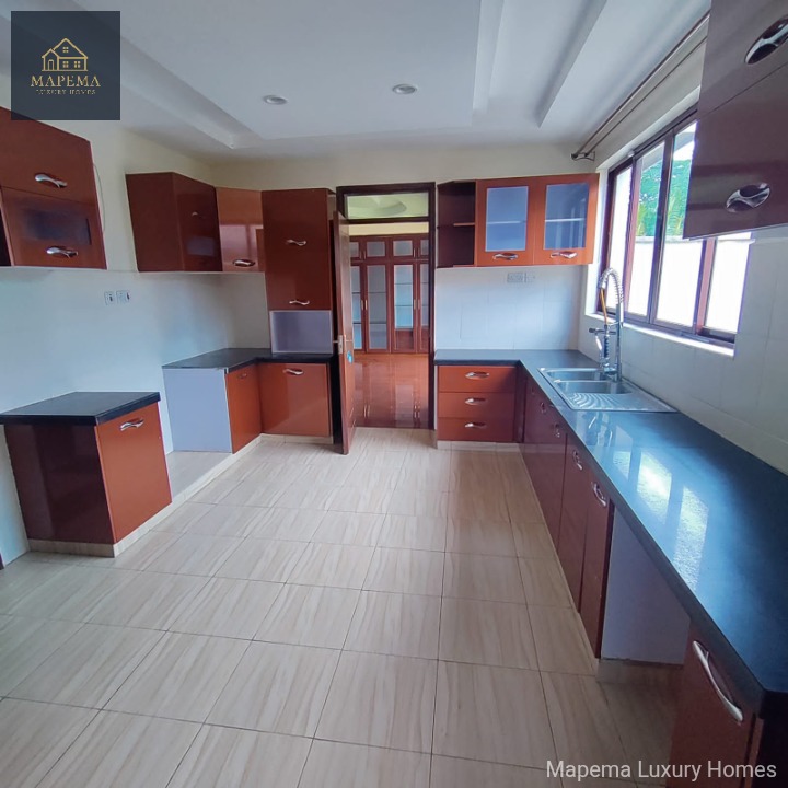 🏡 Elegant 5-Bedroom All En-Suite House for Rent in Karen – Bogani Road  💰 Rent: KSh 450,000 Per Month