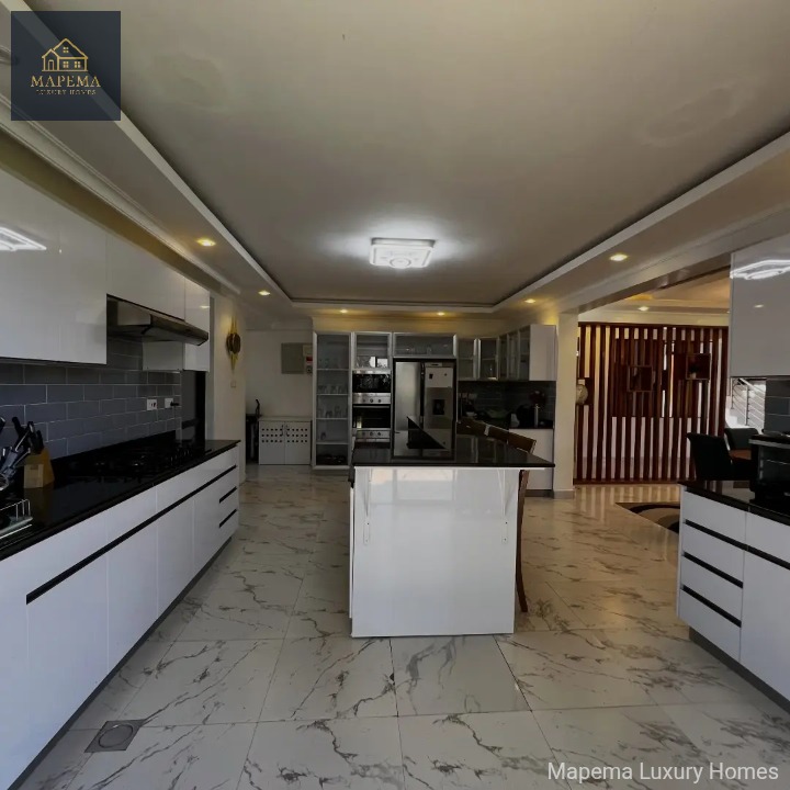 Prestigious Dual Residence Property for Sale | Karen Ngong View Estate, Karen, Nairobi | 11 Bedrooms | Rooftop Terrace | KSh 160M