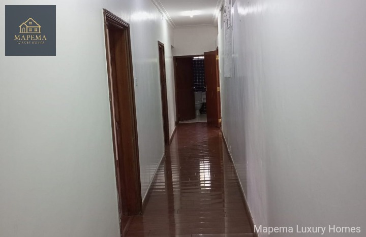 🏡 Elegant 6-Bedroom All En-Suite Home for Sale in Banda Lane, Karen  📍 Location: Banda Lane, Karen, Nairobi 💰 Price: KSh 75,000,000