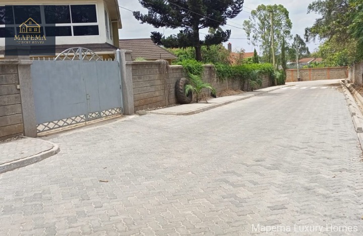 🏡 Elegant 6-Bedroom All En-Suite Home for Sale in Banda Lane, Karen  📍 Location: Banda Lane, Karen, Nairobi 💰 Price: KSh 75,000,000