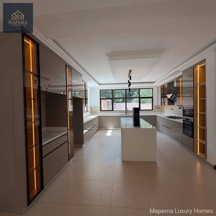 π‘β¨ LUXURY 5-BEDROOM ALL EN-SUITE RESIDENCE + 2 DSQs FOR SALE β KAREN, NAIROBI β¨π‘
