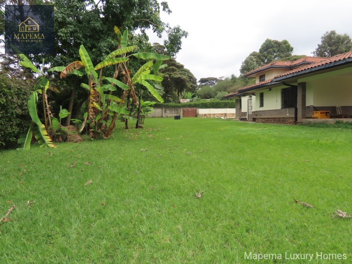 Luxury 5-Bedroom Villa with Private Pool for Rent in Kerarapon, Karen
