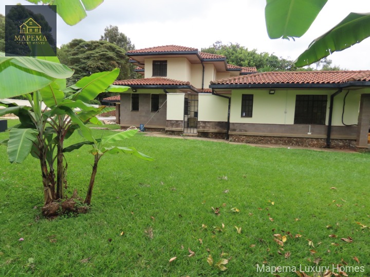 Luxury 5-Bedroom Villa with Private Pool for Rent in Kerarapon, Karen