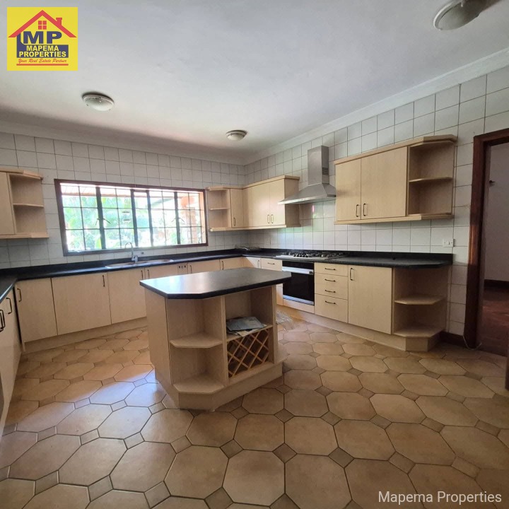 5-bedroom townhouse for rent in Runda