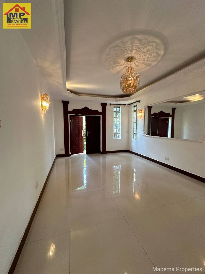 Ambassadorial mansion for in Nyari central