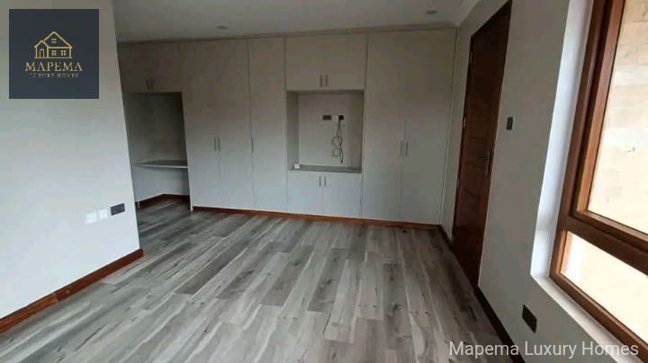 5-Bedroom House with 2 DSQs to Let – Bogani, Karen