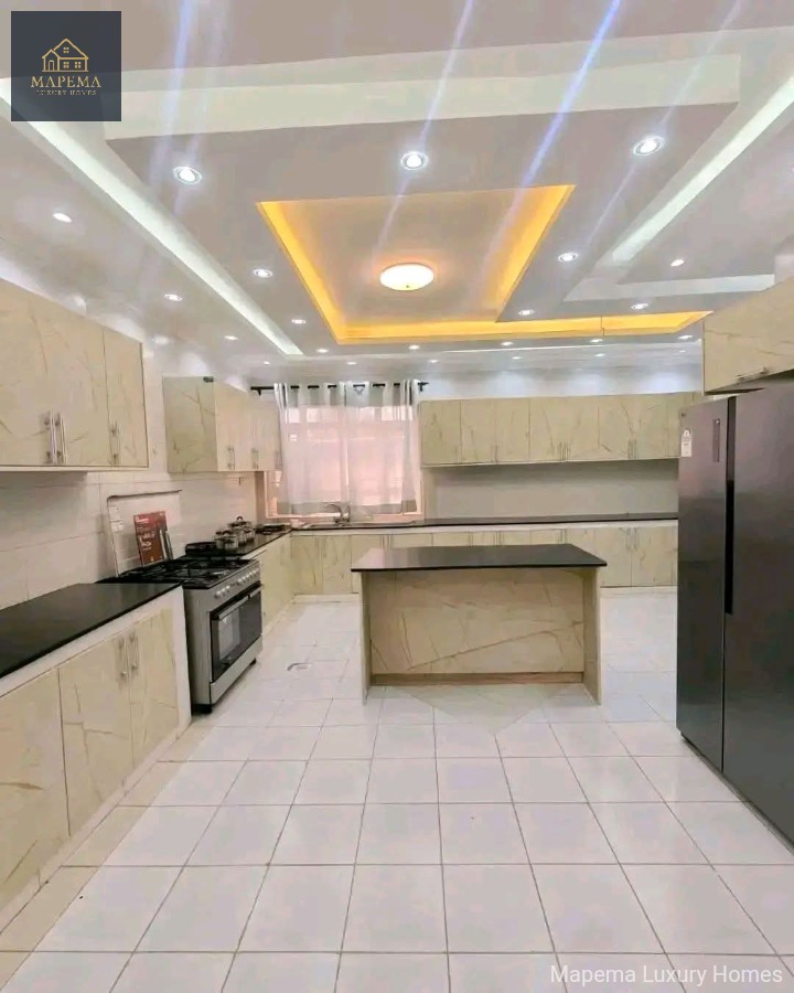 3 bedroom apartment for rent in Karen fair acres road
