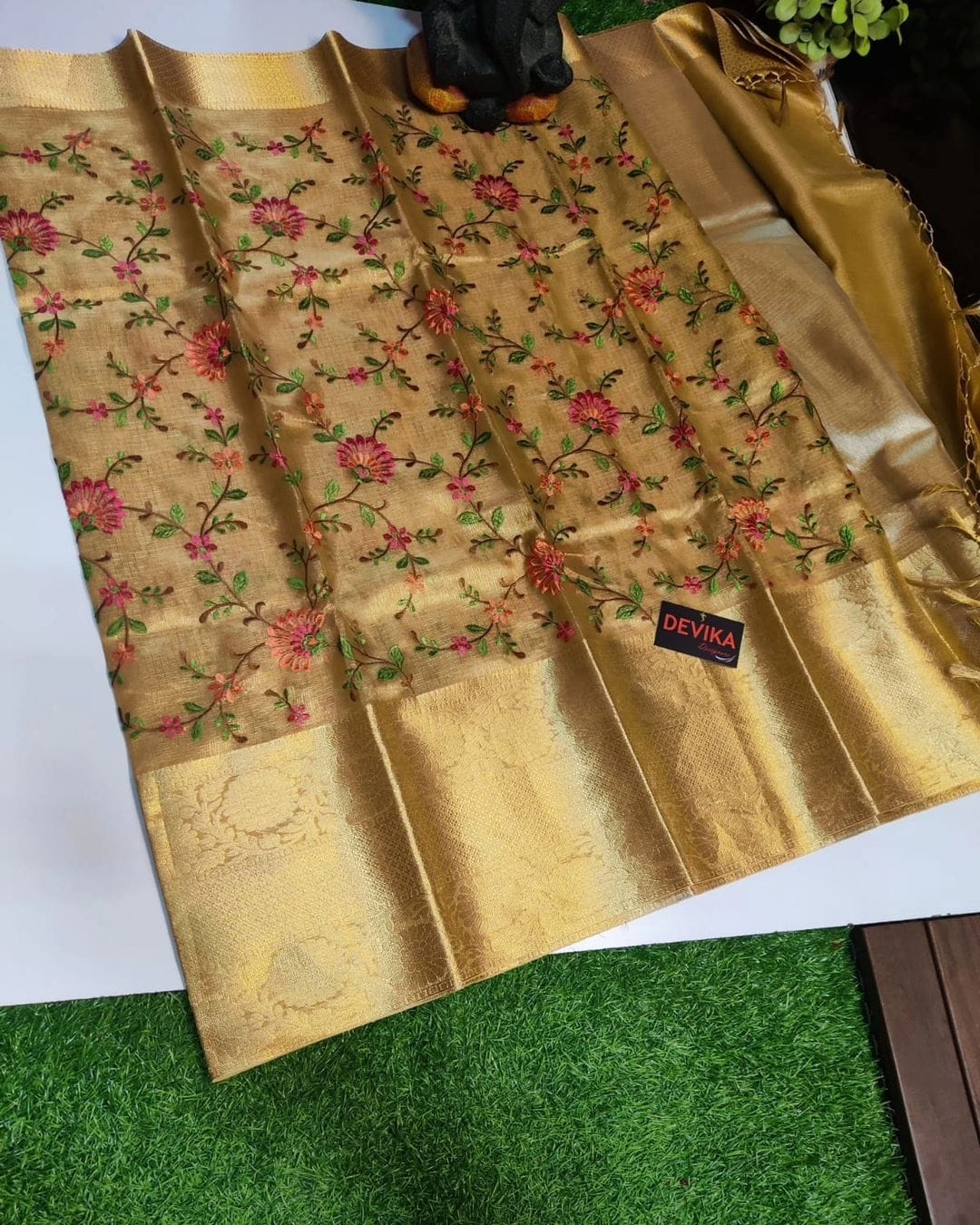 Banarasi Tissues Embroidery soft silk