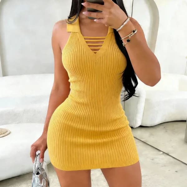 Vestido mini ajustado de punto acanalado elástico con aberturas, sin mangas, color amarillo mostaza, sexy, para fiesta o club, estilo cruzado, para mujer