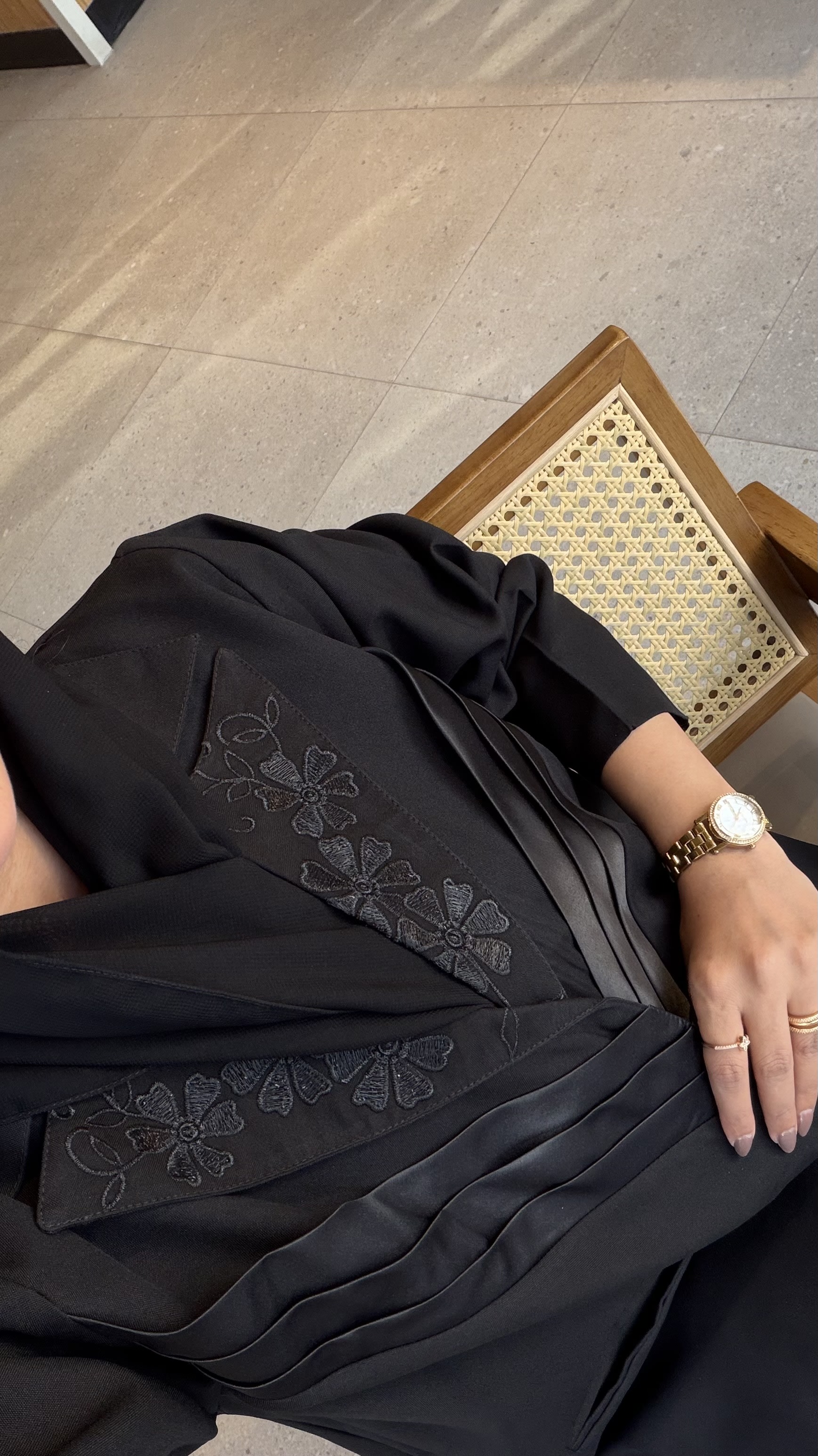 عباية بليزر
