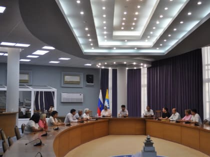 В Калмыкии провели жеребьевку по определению порядка размещения партий в избирательном бюллетене