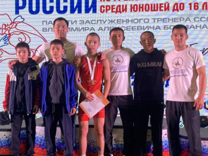 Спортсмены из Калмыкии стали бронзовыми призерами Первенства России по греко-римской борьбе